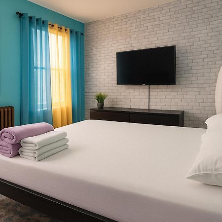 Modern Xl Queen Room Comfort & Character In Harlem นิวยอร์ก ภายนอก รูปภาพ